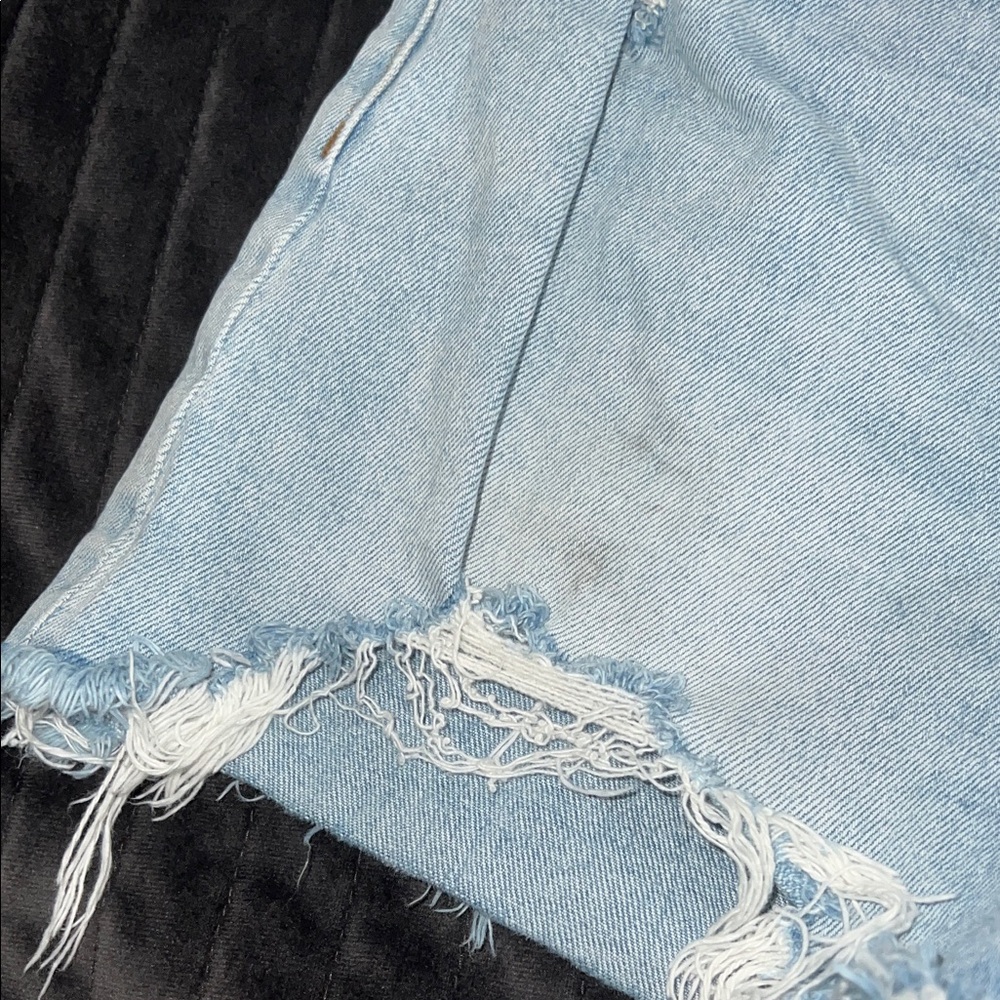 Abercrombie & Fitch 4 in Curve Love Mom Short - Picture 3 of 4